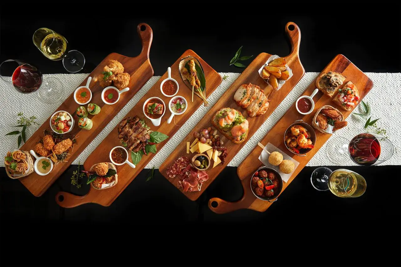 Lacol Khaoyai ที่พักสุดโรแมนติก พร้อมออนเซ็น สุดปัง วิวเขาอลัง 360 องศา